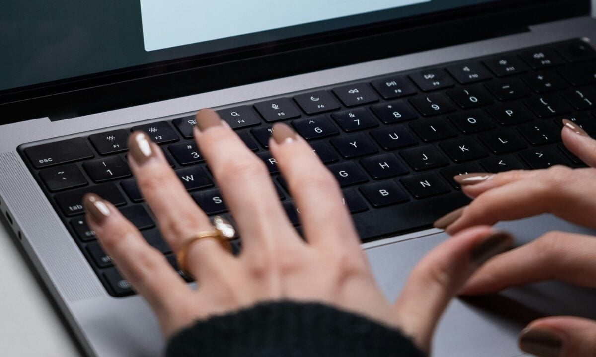 A lead signs up for a real estate agent follow up email created with templates
